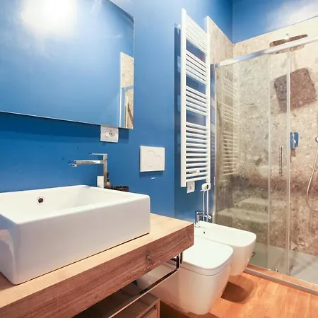 Hacca Collection - Charming Gem In Corso Magenta & Sant'ambrogio * Milaan